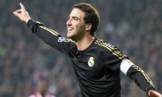 ac米兰-石宇奇状态如火山喷发，中国队完胜韩国队展羽坛王者之气