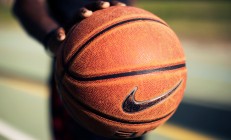 ac米兰体育官网-跨界狂想，当尼日利亚收割法国经济，C罗在NBA季后赛接管比赛