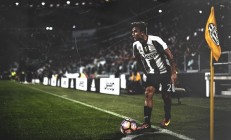 米兰-巴黎之夜，本泽马一剑封喉，法国斩落南非锁定胜局