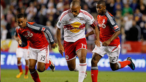 包含瑞士队在客场大获全胜，晋级形势看好的词条