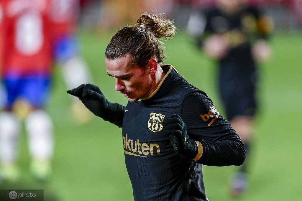 关于格列兹曼建功，巴萨主场逆转赫塔的信息