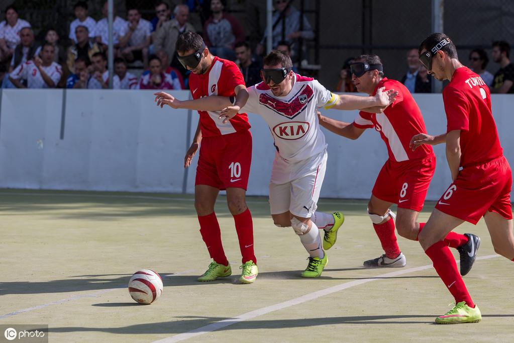 战力对比！球员身体对抗，场上激烈的简单介绍