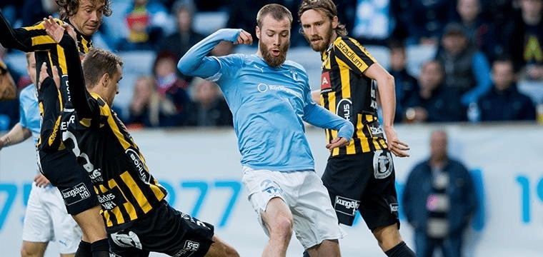 战力对比！球员身体对抗，场上激烈的简单介绍