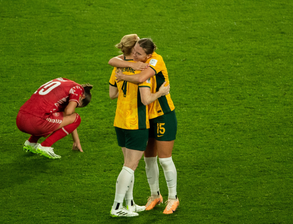 关于澳大利亚队取得关键胜利,晋级八强的信息 关于澳大利亚队取得关键胜利,晋级八强的信息