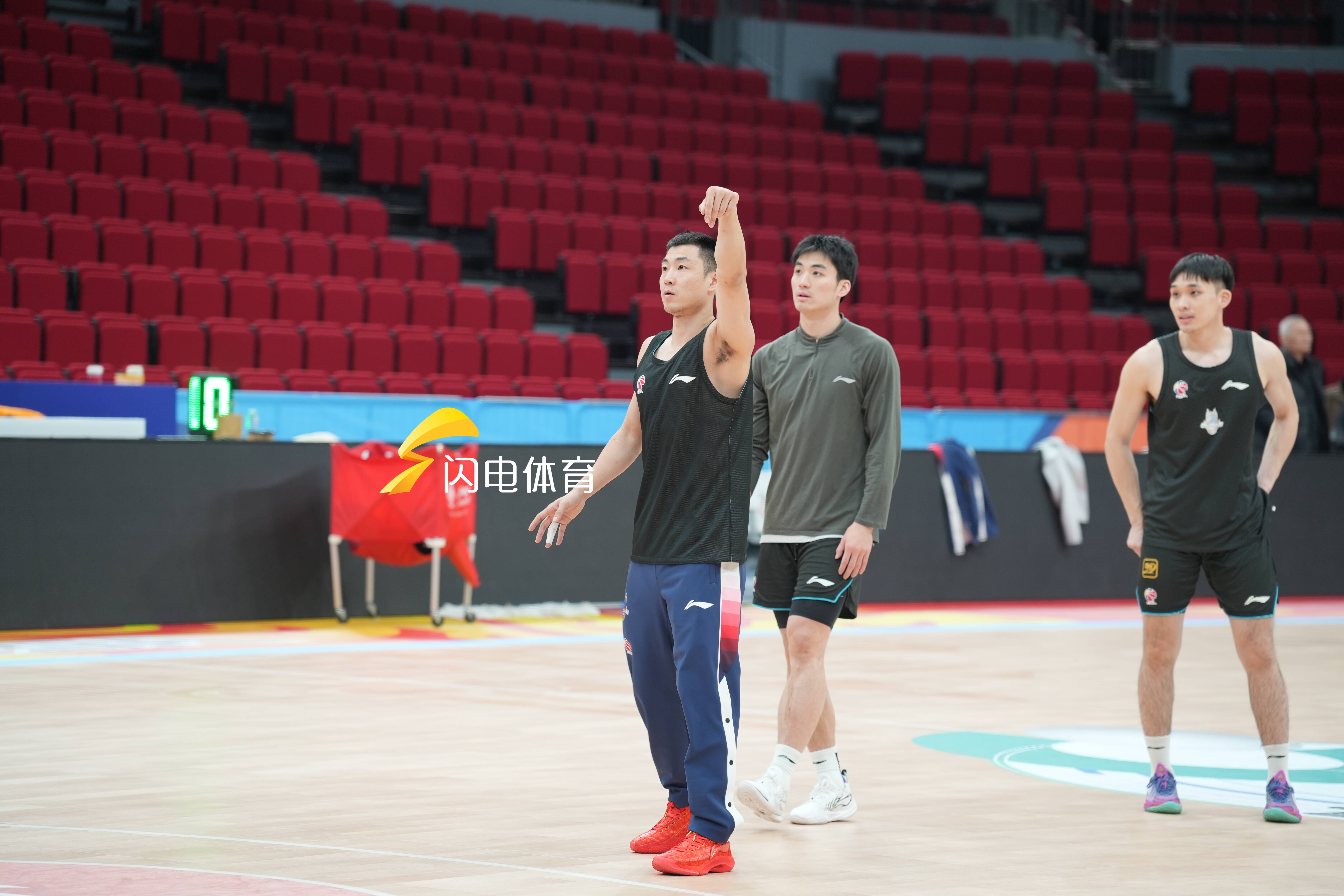 新疆队轻取江苏队，王哲林带队取胜的简单介绍