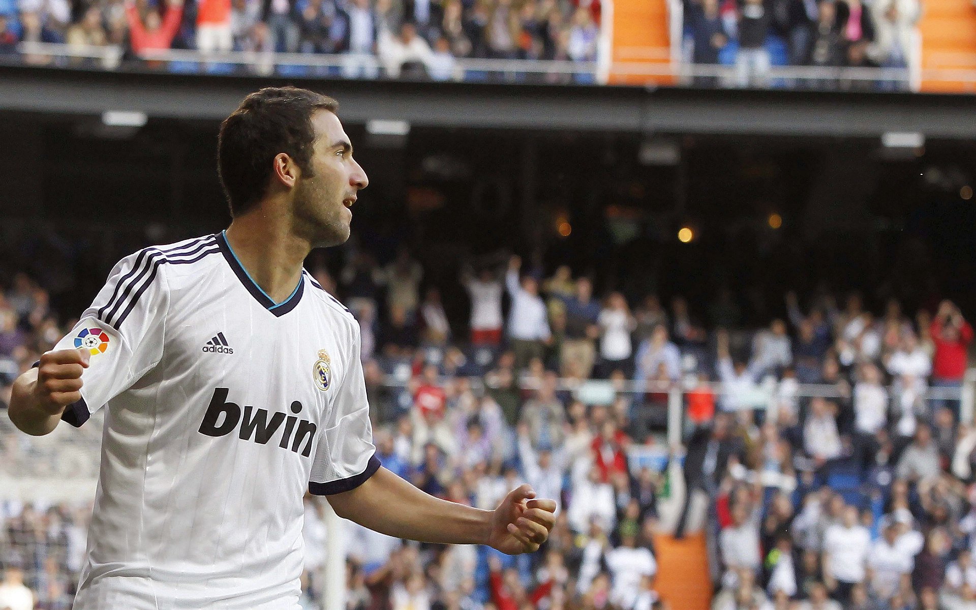 赛道上的诗人,布克在F1街道赛之夜的传奇演绎