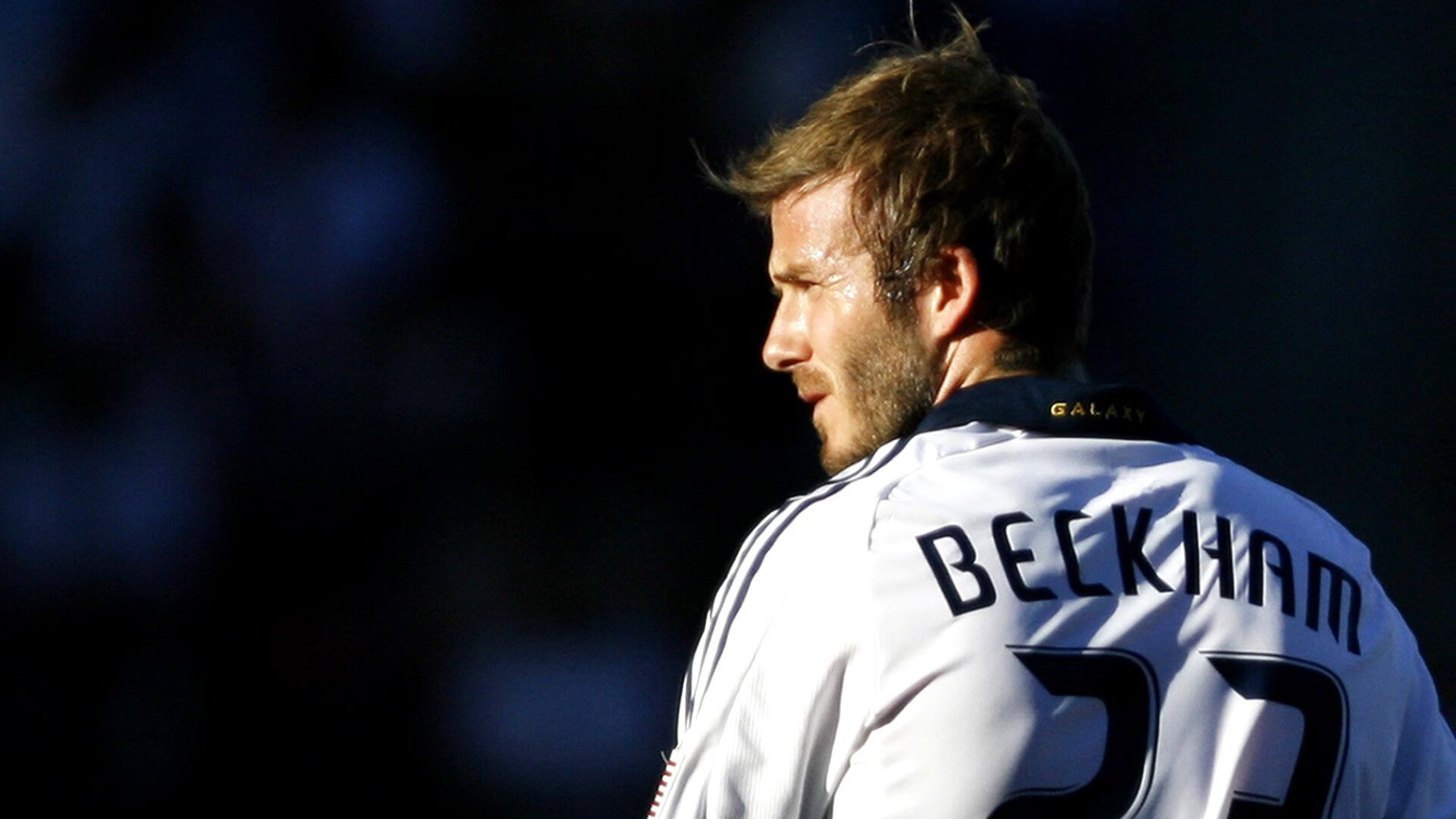 从玻利维亚高原到伯纳乌,足球世界的多元叙事与英雄时刻