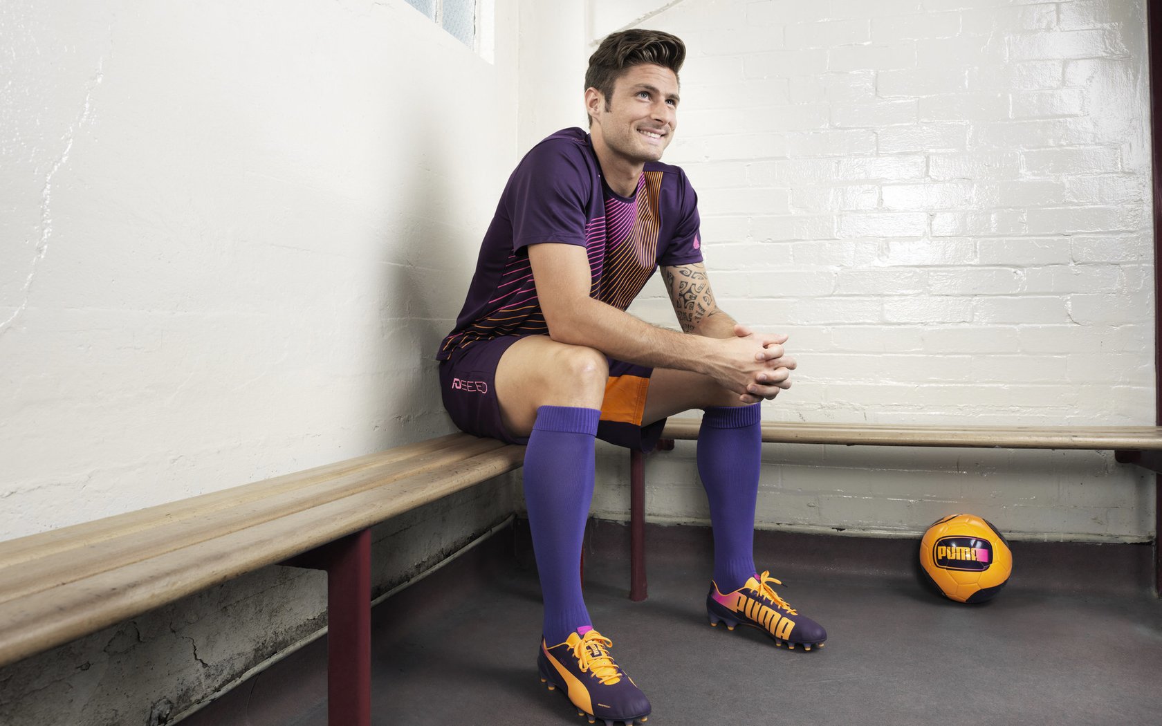 赛道上的心跳时刻，哈斯车队险胜迈凯伦，周冠宇状态火热改写格局